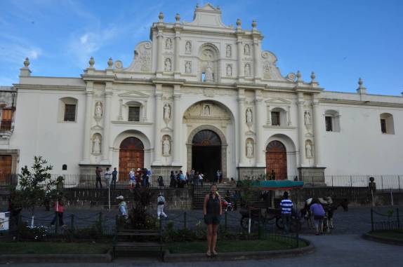 A Catedral de Santiago, no Parque Central de Antigua, na Guatemala